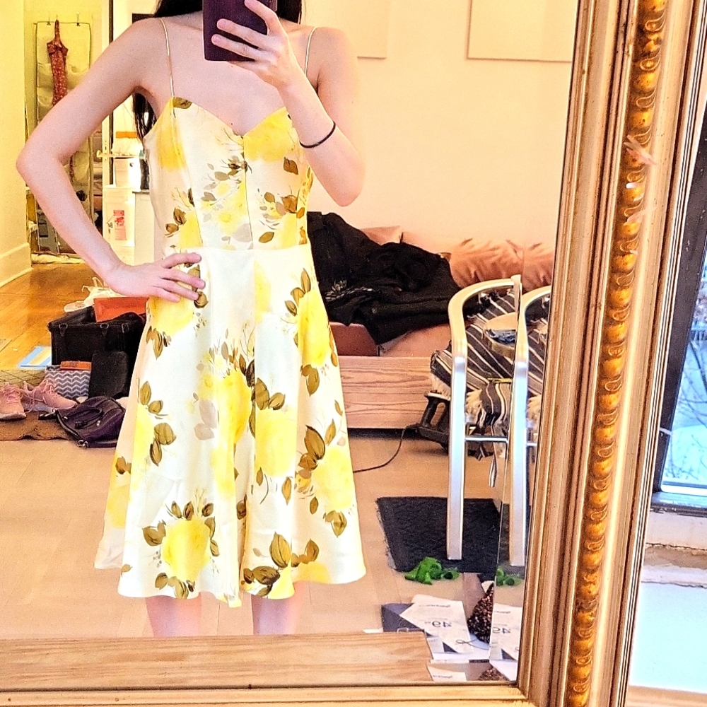 Banana Republic Silk Midi dress size 4 yellow